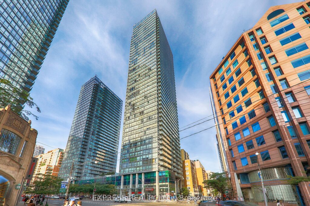 For Lease: 38 Grenville Street 1601, Toronto C01, ON M4Y 1A5, Toronto C01, ON - Property Photo