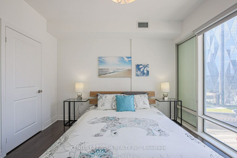 For Sale: 8 The Esplanade Avenue 2002, Toronto C01, ON M5E 0A6, Toronto C01, ON