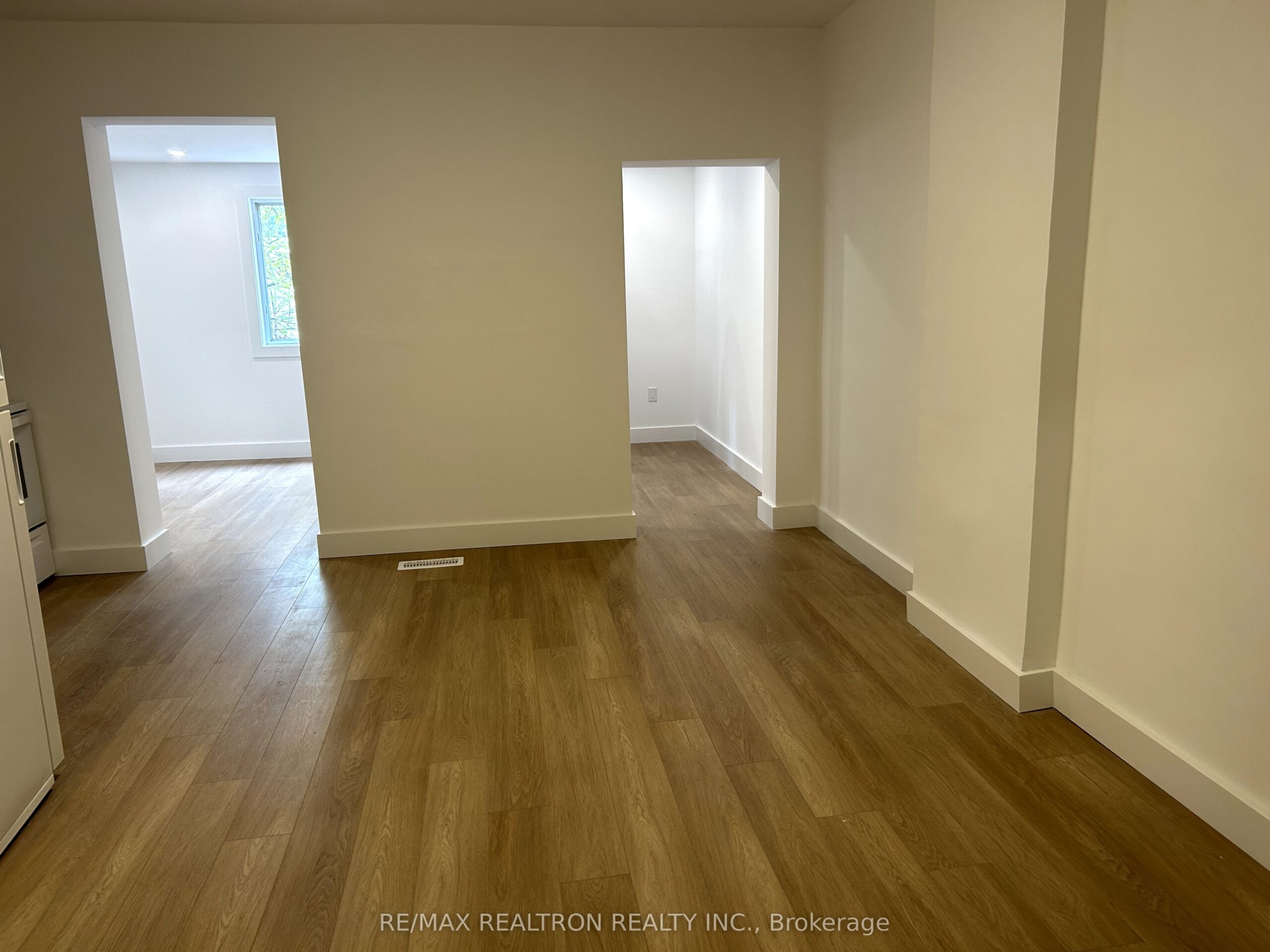 For Lease: 1293 Gerrard Street E 1, Toronto, ON M4L 1Y8, Toronto E01, ON