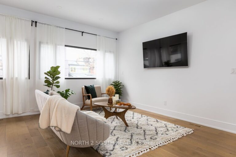 For Lease: 918 Manning Avenue B, Toronto C02, ON M6G 2X4, Toronto C02, ON