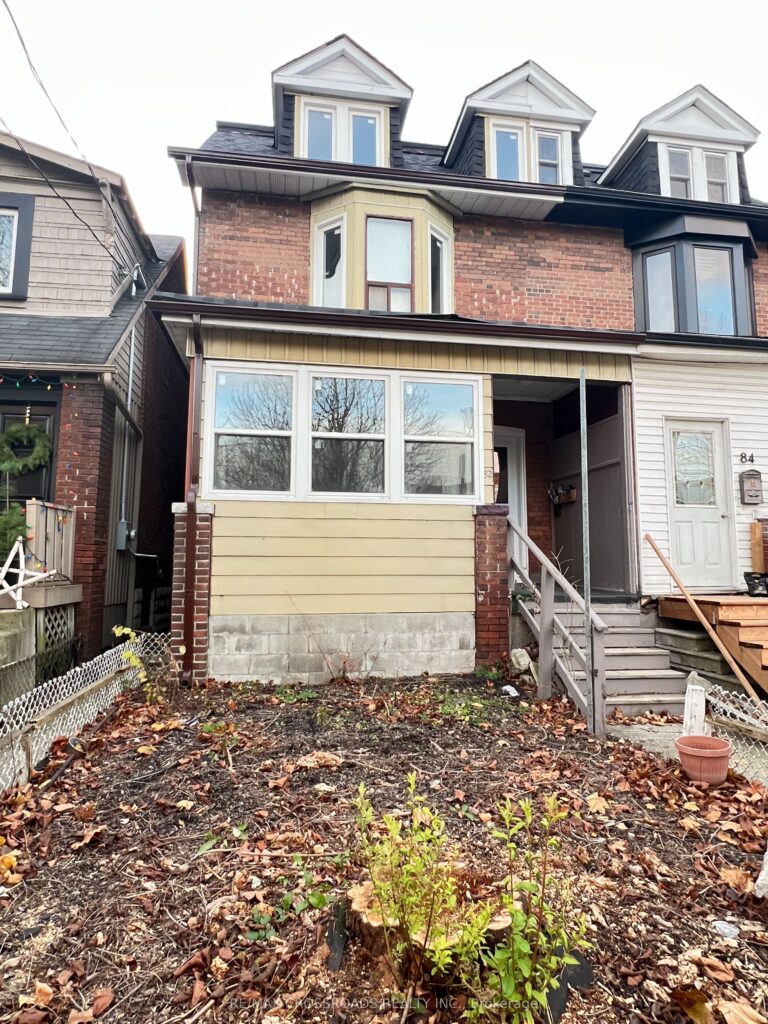 For Lease: 82 Curzon Street UNIT 3, Toronto E01, ON M4M 3B4, Toronto E01, ON