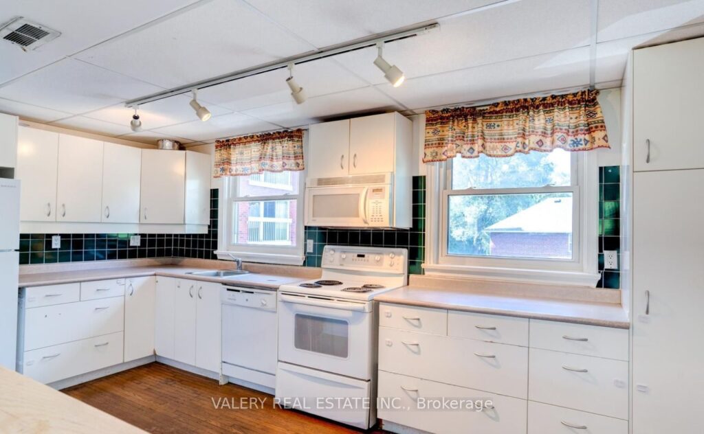 For Lease: 47 Ranleigh Avenue 301, Toronto, ON M4N 1X2, Toronto C04, ON - Property Photo