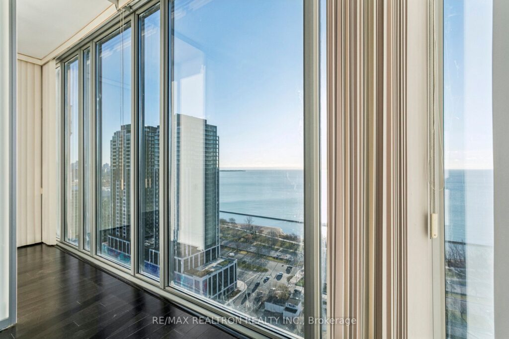 For Sale: 103 The Queensway N/A 2805, Toronto W01, ON M6S 5B3, Toronto W01, ON - Property Photo