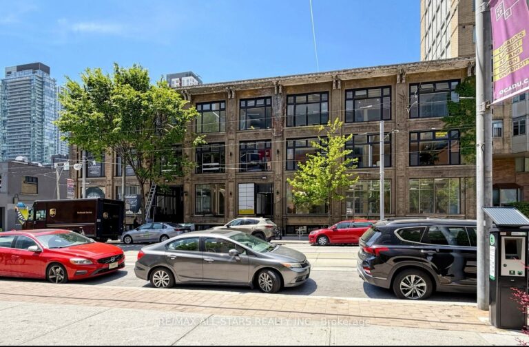 For Lease: 14 Mccaul Street 303, Toronto, ON M5T 1V6, Toronto C01, ON