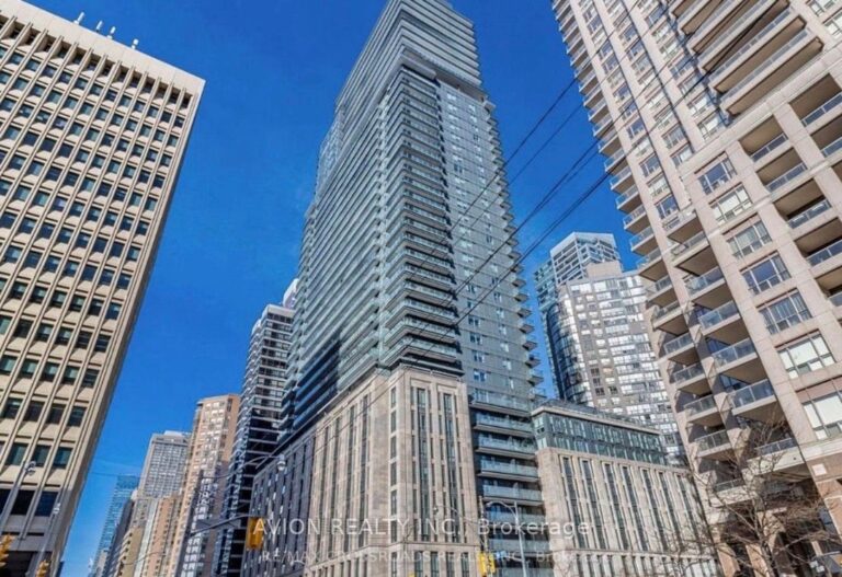 For Lease: 955 Bay Street 523, Toronto, ON M5S 0C6, Toronto C01, ON