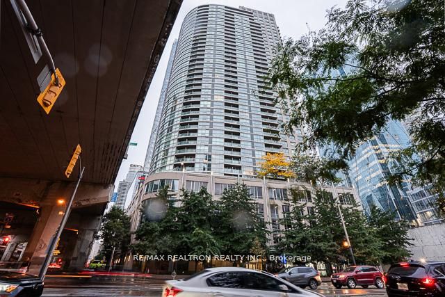 For Sale: 18 Yonge Street 808, Toronto, ON M5E 1Z8, Toronto C01, ON