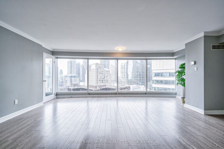 For Sale: 33 University Avenue 2506, Toronto, ON M5J 2S7, Toronto C01, ON