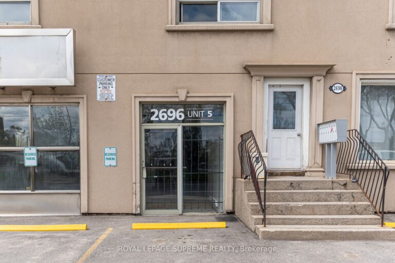 For Lease: 2696 St Clair Avenue W 5, Toronto, ON M6N 1M2, Toronto W03, ON
