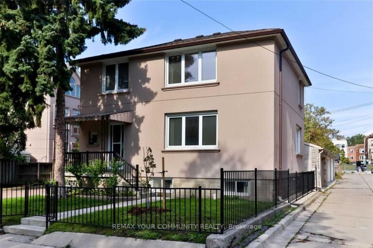 For Lease: 6 Lennox Street upper, Toronto, ON M5S 1L4, Toronto C01, ON