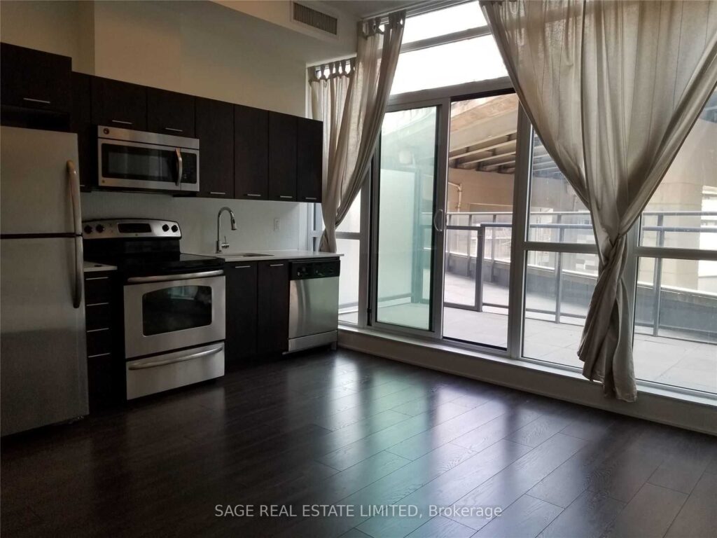 For Sale: 169 Fort York Boulevard 220, Toronto, ON M5V 0C8, Toronto C01, ON - Property Photo