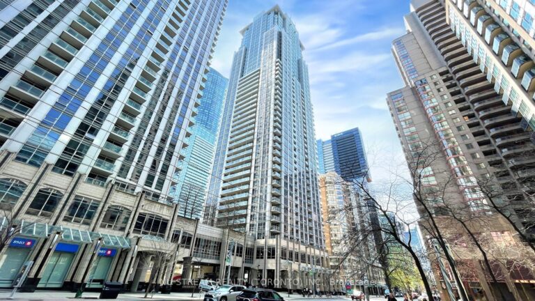 For Sale: 761 Bay Street 3101, Toronto, ON M5G 2R2, Toronto C01, ON