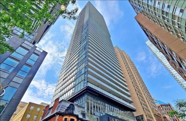 For Sale: 15 Grenville Street 2106, Toronto, ON M4Y 0B9, Toronto C01, ON