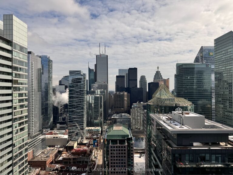 For Lease: 327 King Street 4001, Toronto, ON M5V 0W7, Toronto C01, ON