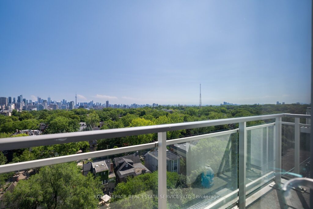 For Lease: 223 St Clair Avenue W 1110, Toronto, ON M4V 1R3, Toronto C02, ON - Property Photo
