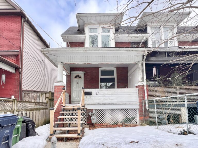 For Lease: 17 Winnifred Avenue, Toronto, ON M4M 2X2, Toronto E01, ON