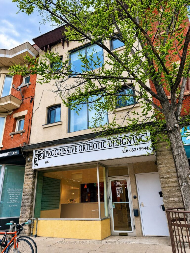 For Lease: 802 Bloor Street W, Toronto, ON M6G 1L9, Toronto W02, ON