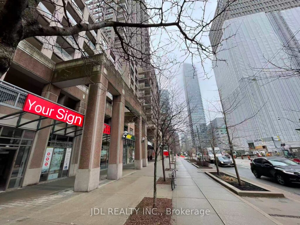 For Lease: 925 Bay Street R1A, Toronto, ON M5S 3L4, Toronto C01, ON - Property Photo