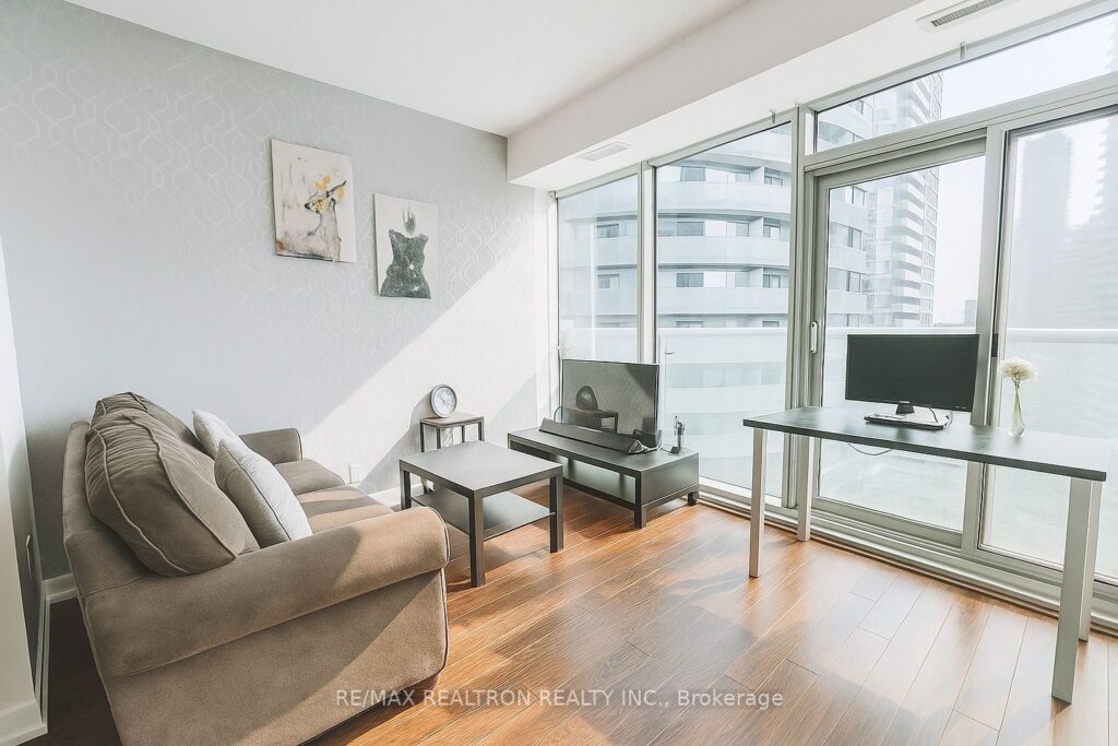 For Lease: 12 York Street 3301, Toronto, ON M5J 2Z2, Toronto C01, ON - Property Photo