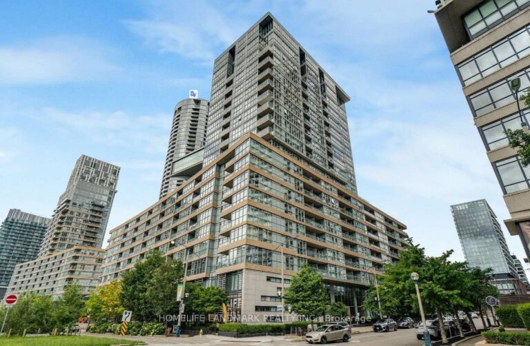 For Lease: 10 Capreol Court 828, Toronto, ON M5V 4B3, Toronto C01, ON