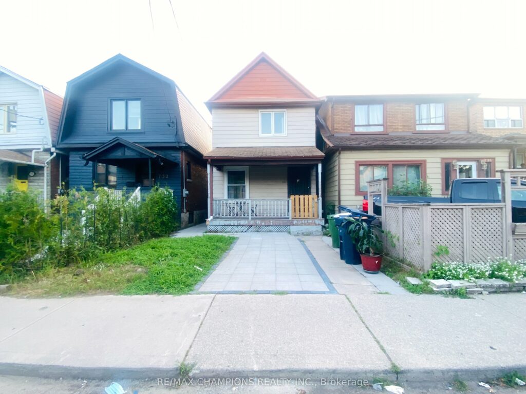 For Lease: 734 Willard Avenue Main, Toronto, ON M6S 3S5, Toronto W02, ON - Property Photo